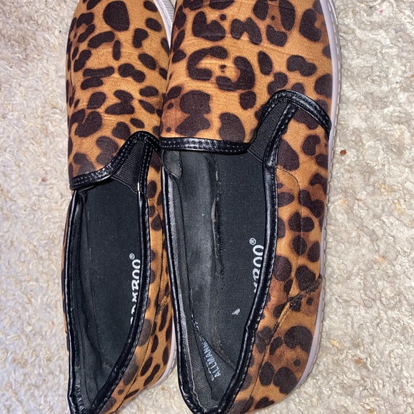 Leopard print slip on flats. Size 8.5, worn maybe 3-4 times. - Picture 3 of 4